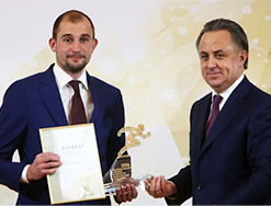 Магистрант факультета пятиборец Александр Лесун победил в номинации «Гордость России» по итогам 2016 года