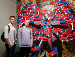 Студенты на выставке А.Бартенева в ММОМА