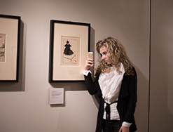 Студентка А.Богданчик на открытии выставки в Пушкинском музее